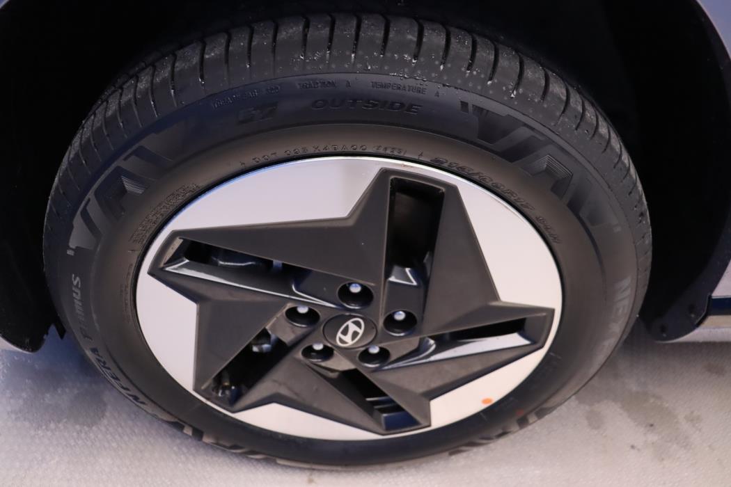 HYUNDAI KONA ELECTRIC 2025