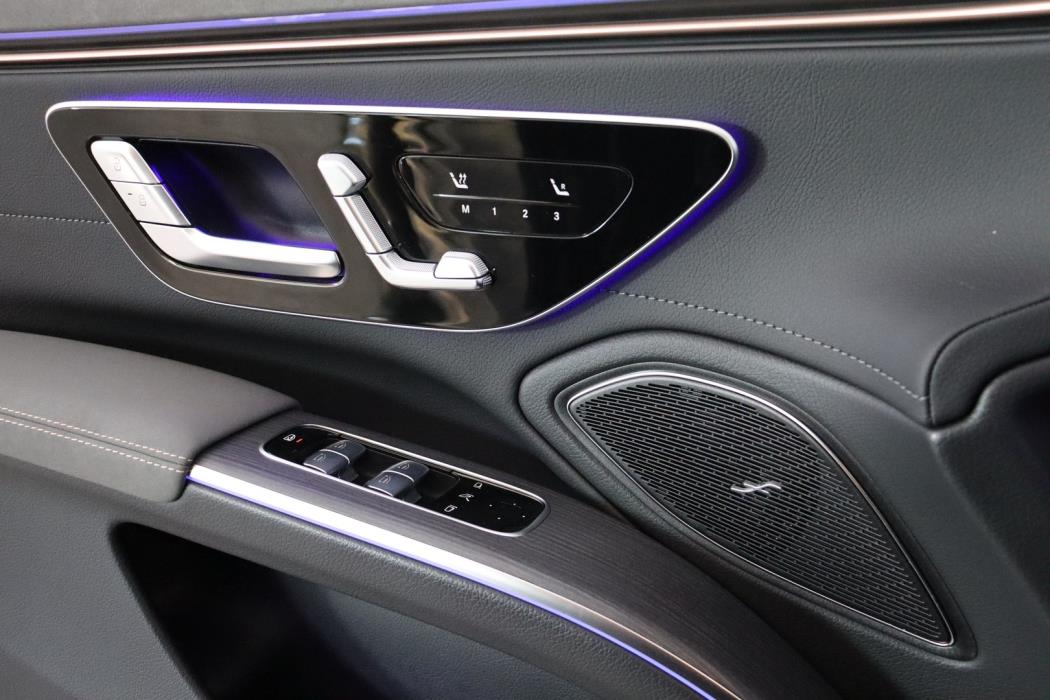 MERCEDES-BENZ EQS 2022