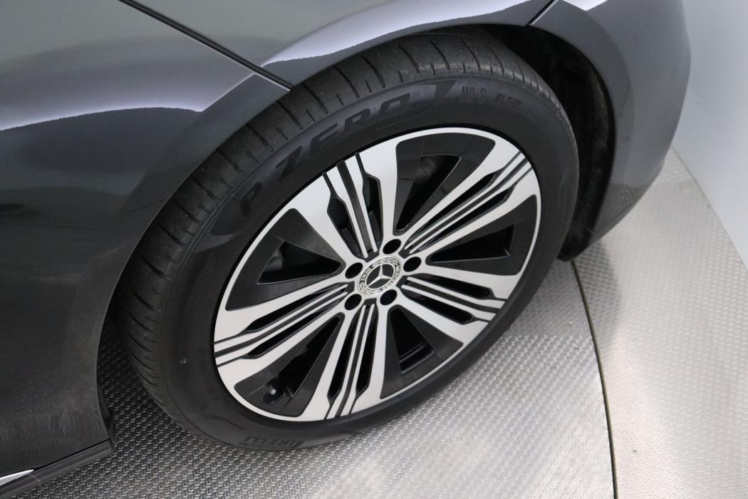 MERCEDES-BENZ EQS 2022