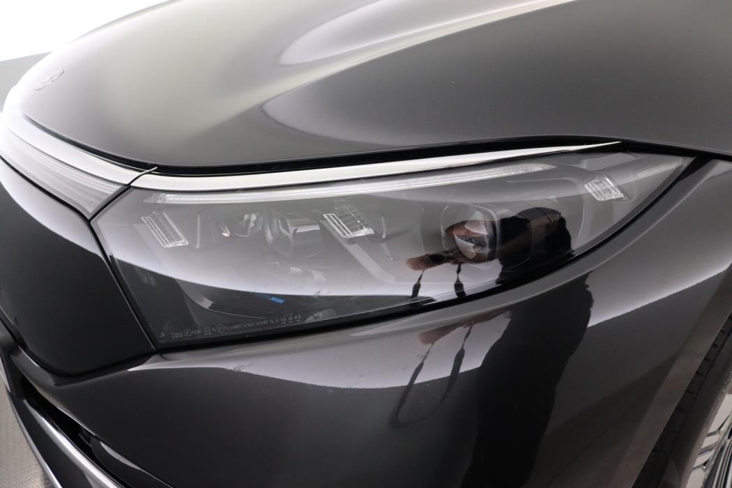 MERCEDES-BENZ EQS 2022