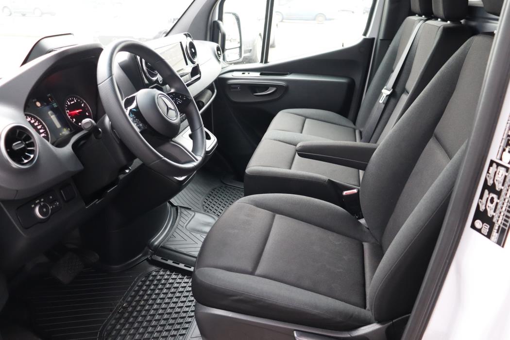 MERCEDES-BENZ Sprinter 2024