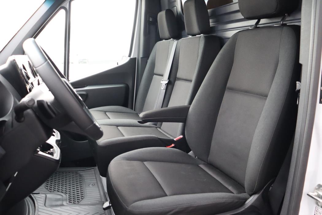 MERCEDES-BENZ Sprinter 2024