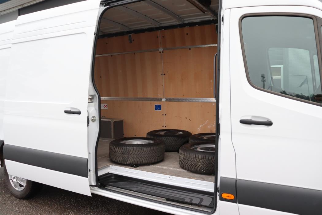 MERCEDES-BENZ Sprinter 2024