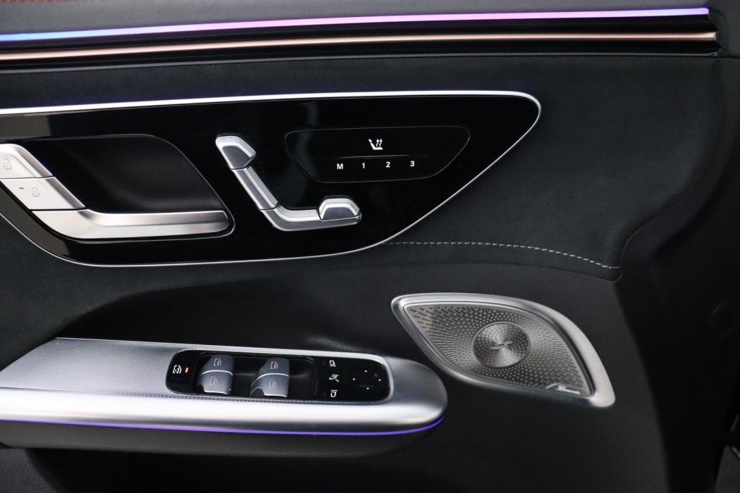 MERCEDES-BENZ EQE SUV 2023