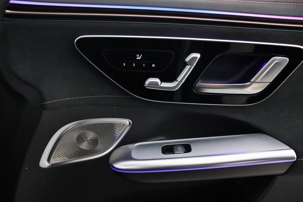 MERCEDES-BENZ EQE SUV 2023