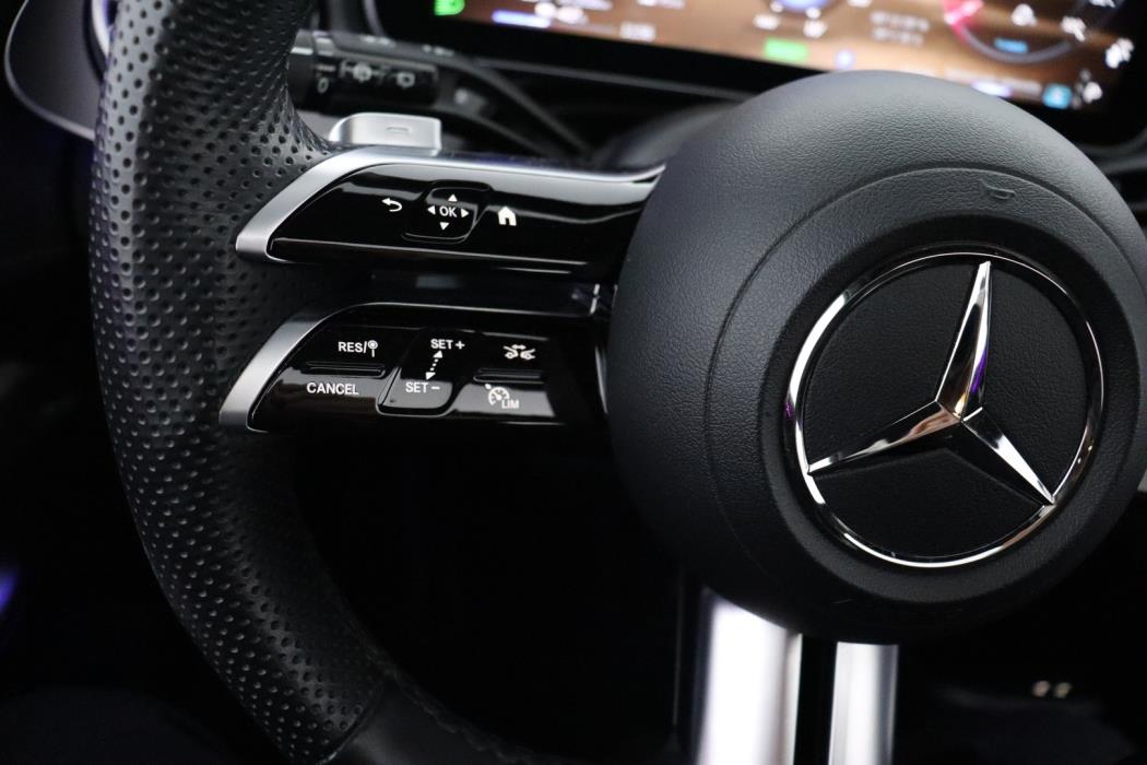 MERCEDES-BENZ EQE SUV 2023