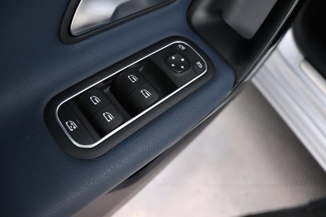 MERCEDES-BENZ A 2019