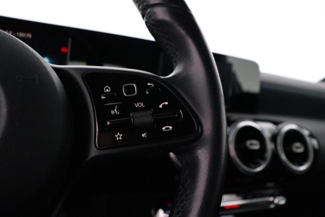 MERCEDES-BENZ A 2019