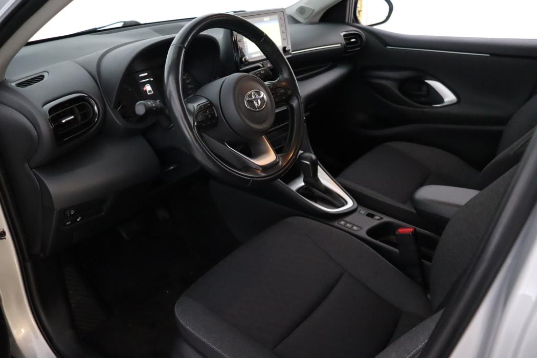 TOYOTA Yaris 2021