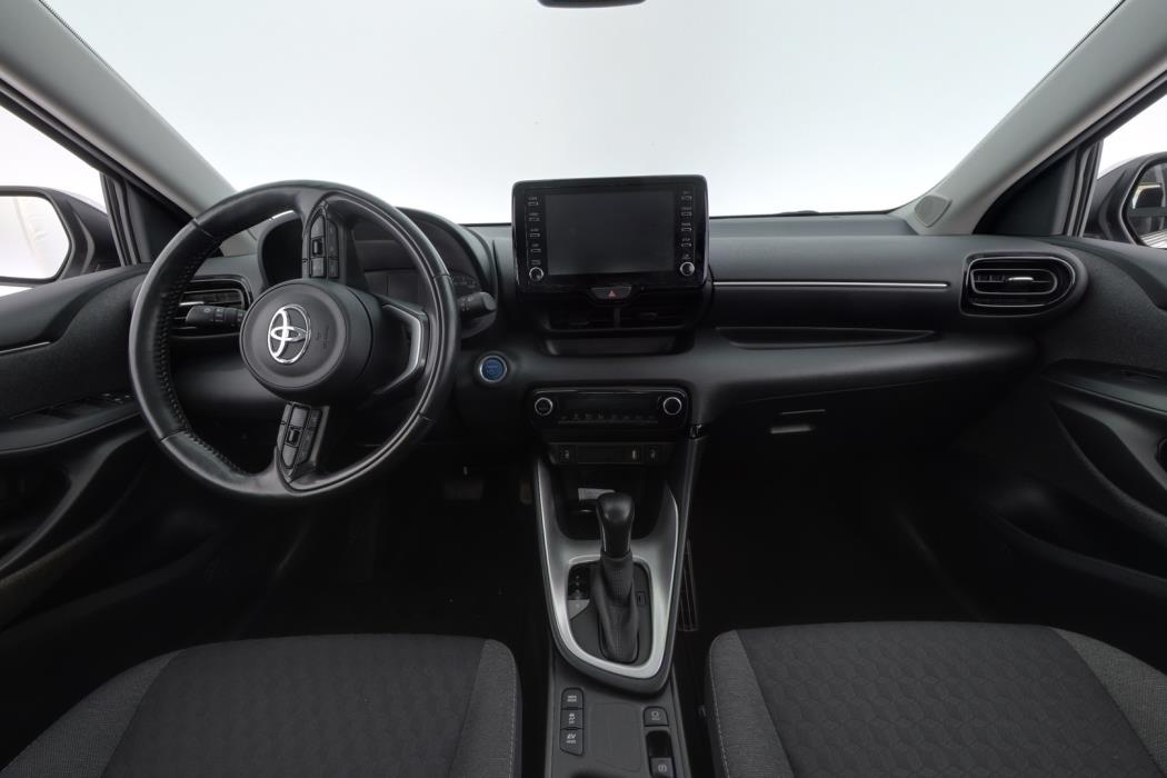 TOYOTA Yaris 2021