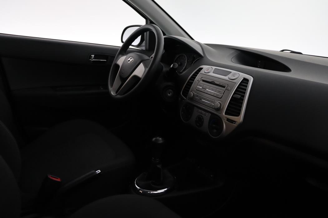 HYUNDAI i20 2012
