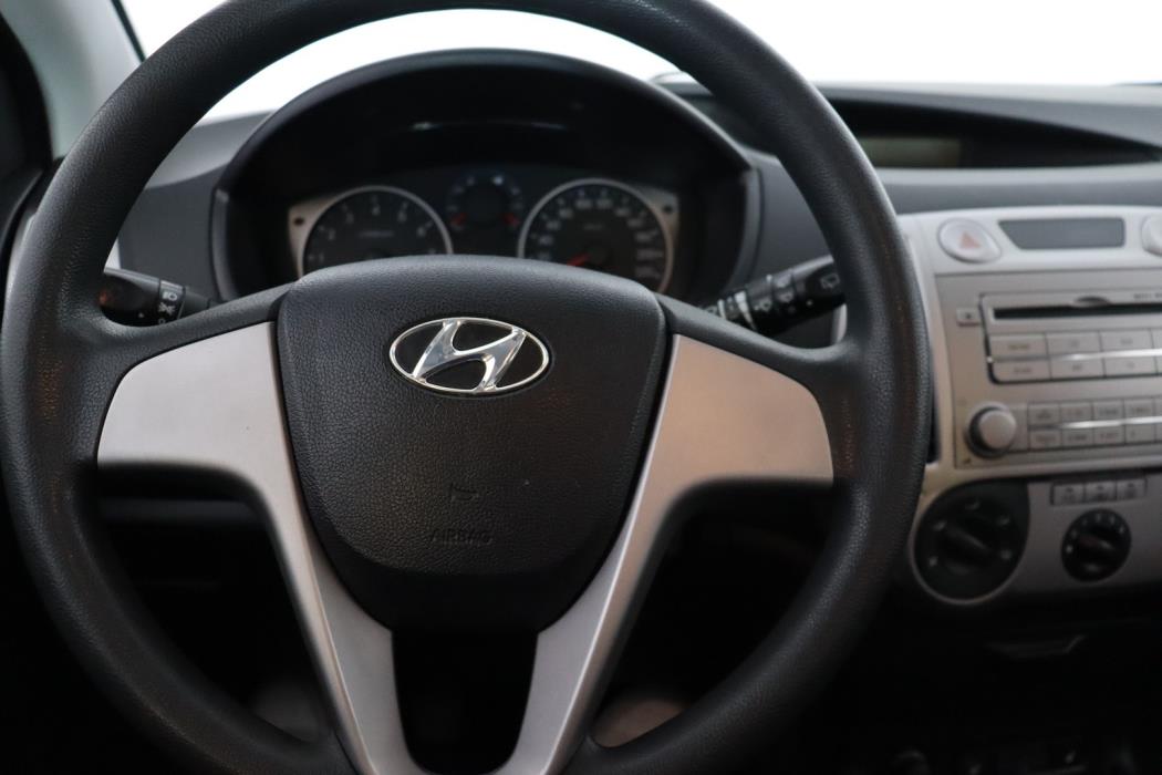 HYUNDAI i20 2012