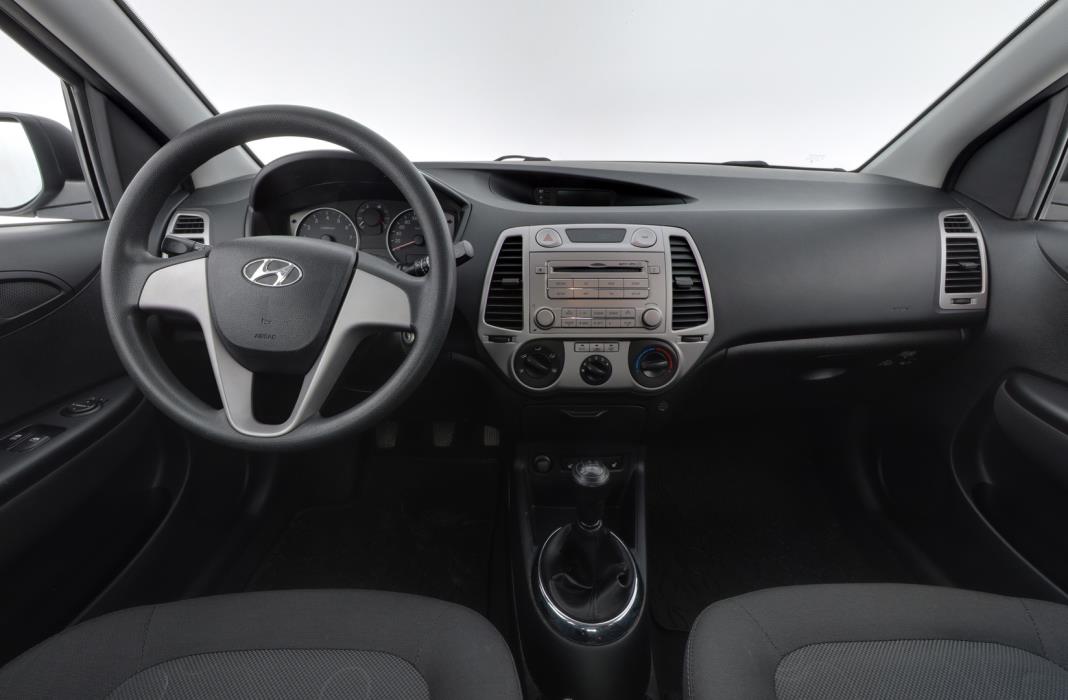 HYUNDAI i20 2012