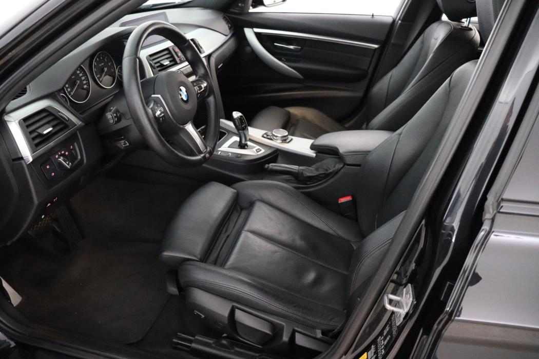 BMW 330 2017