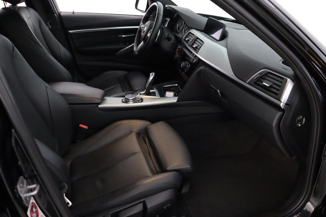 BMW 330 2017