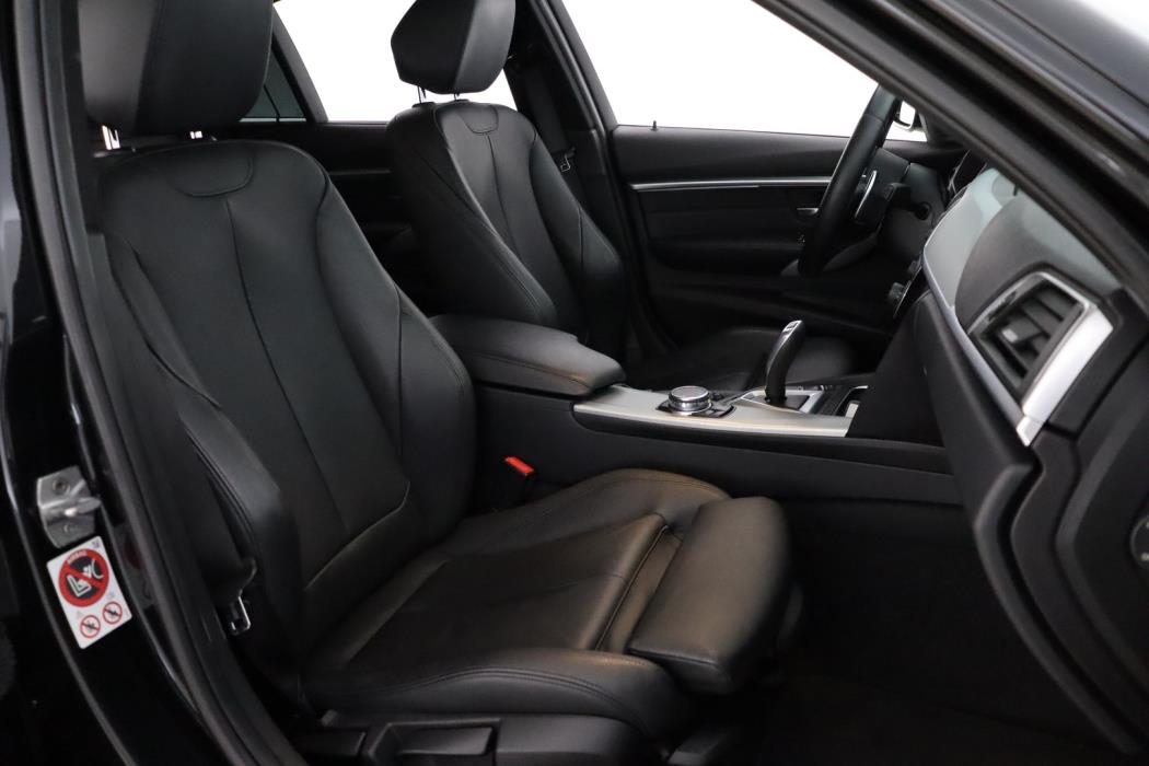 BMW 330 2017