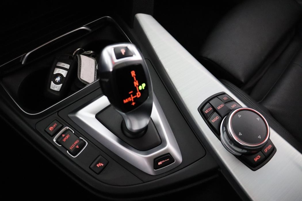 BMW 330 2017