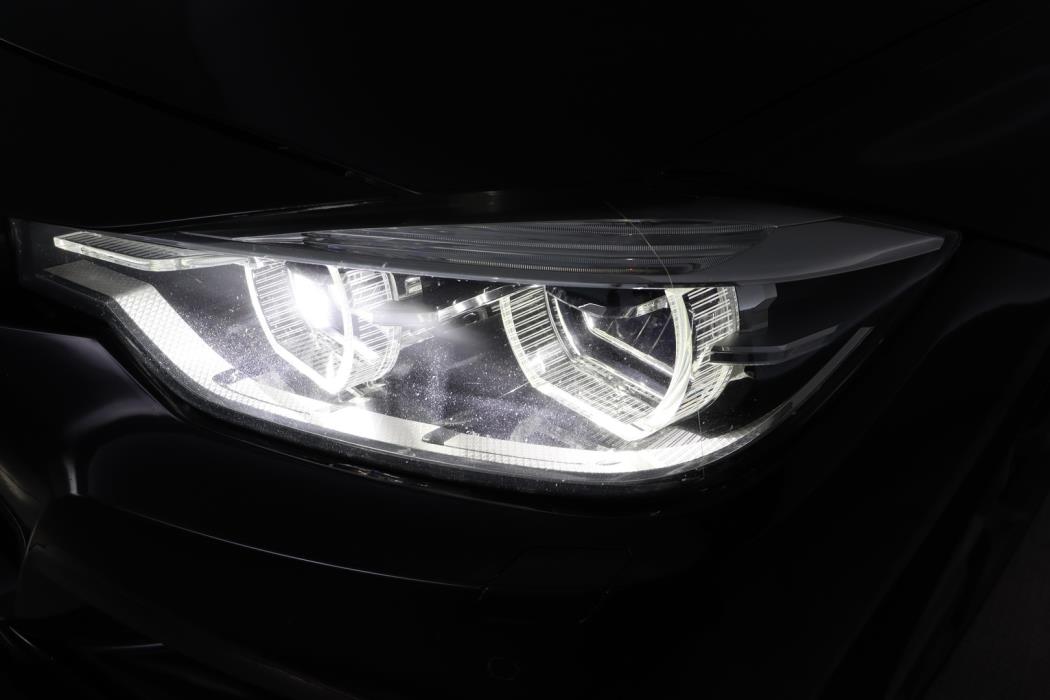 BMW 330 2017