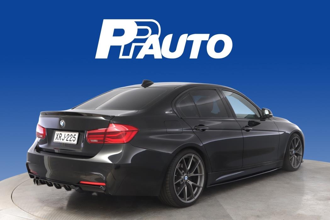 BMW 330 2017