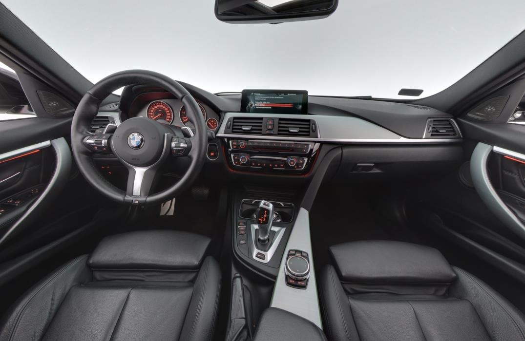 BMW 330 2017