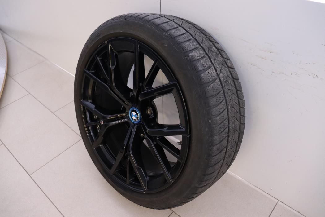 BMW 545 2022