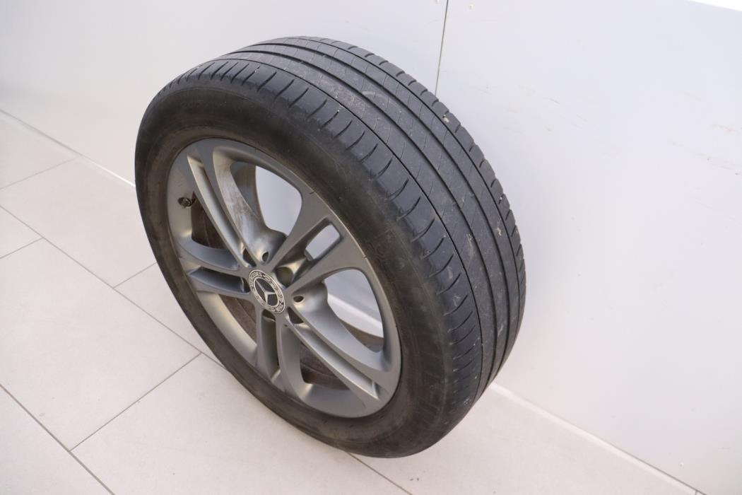 MERCEDES-BENZ A 2019