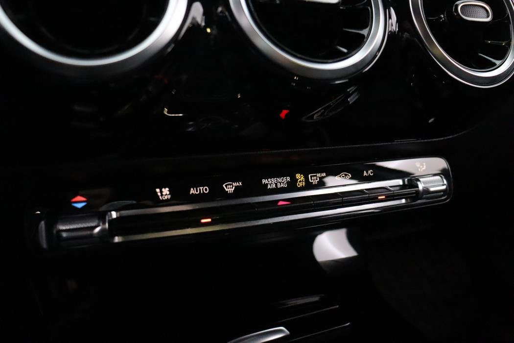 MERCEDES-BENZ A 2019