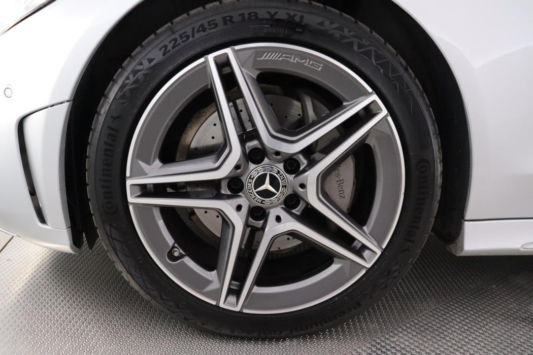MERCEDES-BENZ C 2020