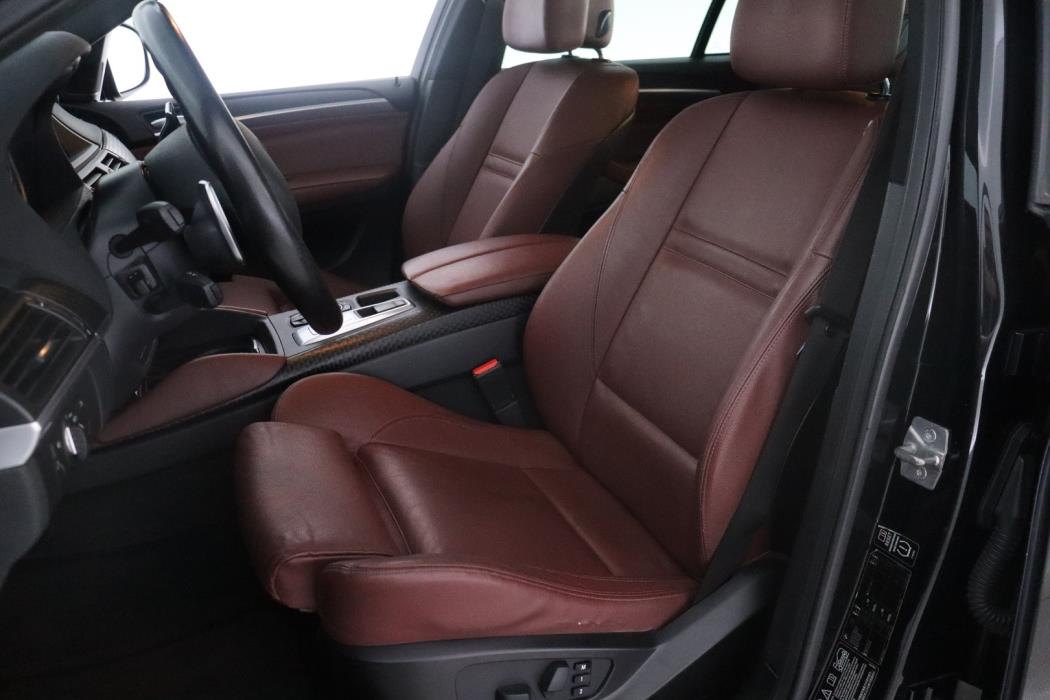 BMW X6 2011