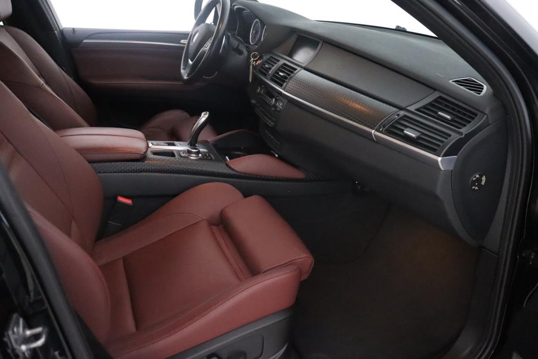 BMW X6 2011