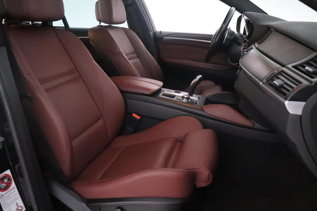 BMW X6 2011