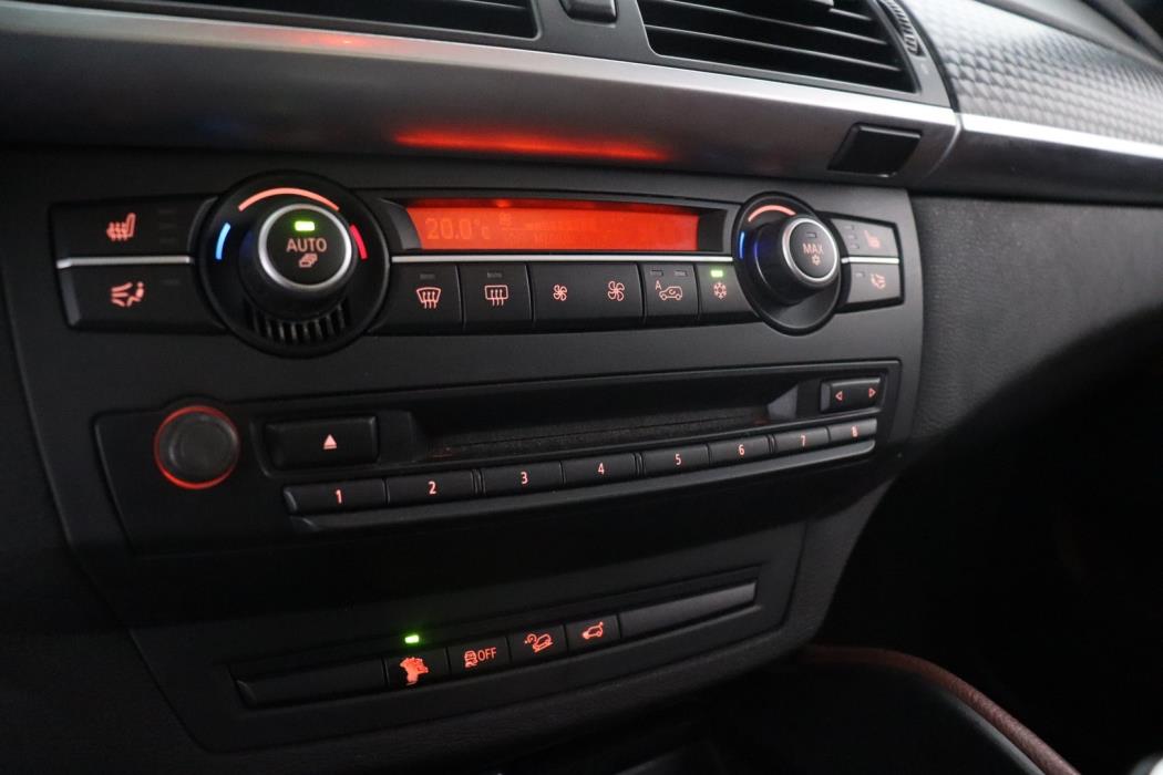 BMW X6 2011