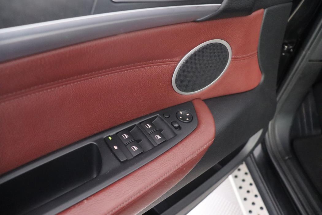 BMW X6 2011