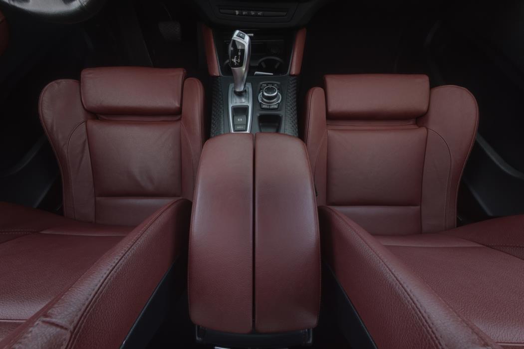 BMW X6 2011