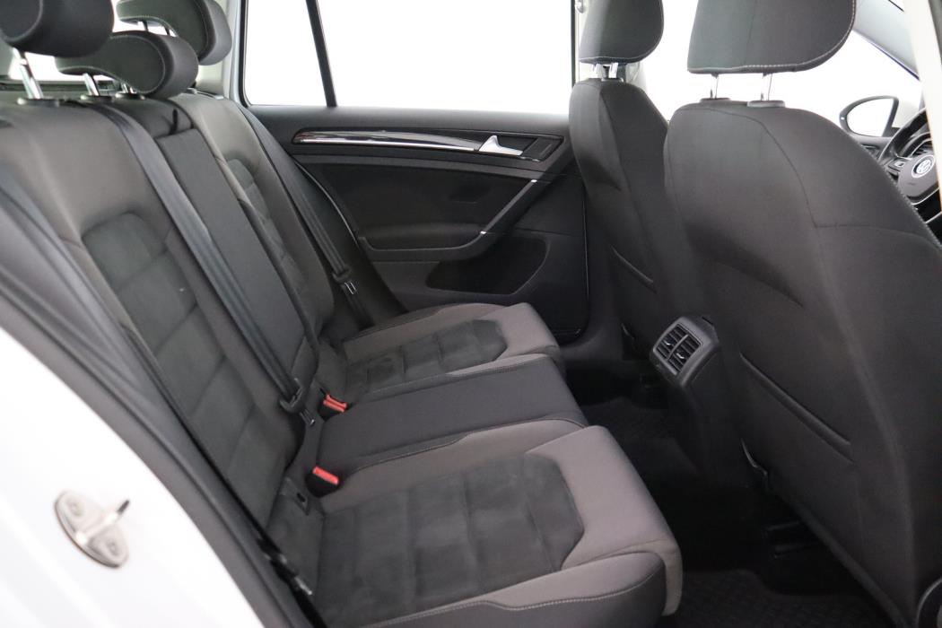 VOLKSWAGEN Golf 2020