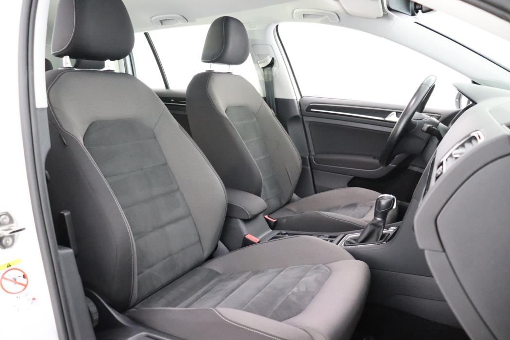 VOLKSWAGEN Golf 2020