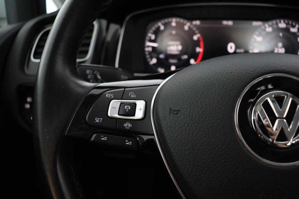 VOLKSWAGEN Golf 2020