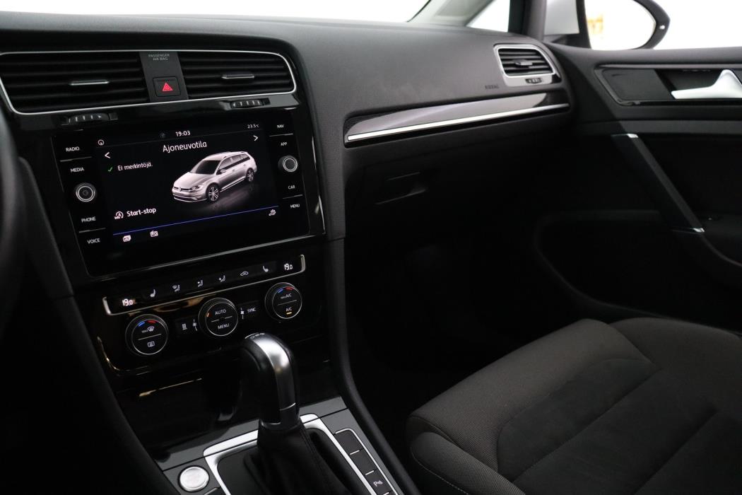 VOLKSWAGEN Golf 2020