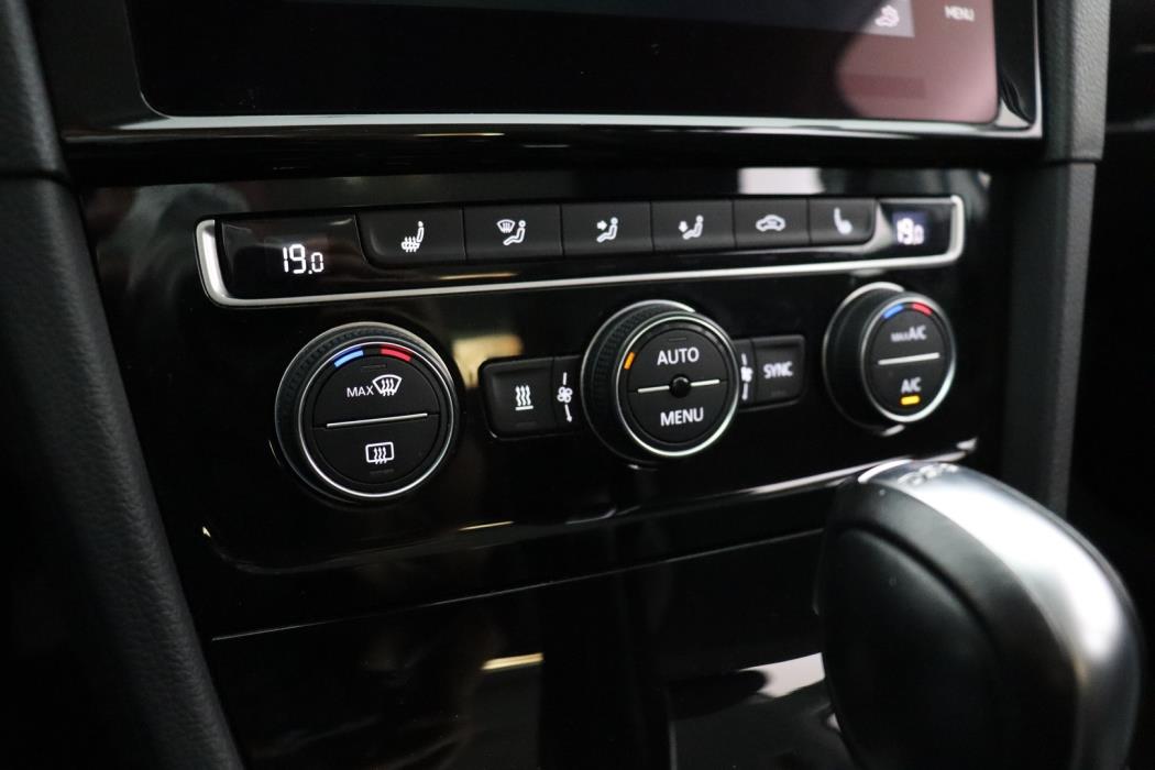 VOLKSWAGEN Golf 2020