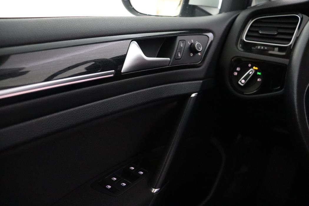 VOLKSWAGEN Golf 2020