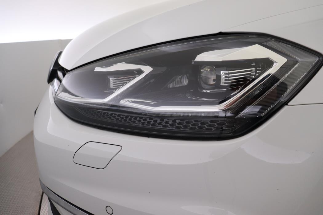 VOLKSWAGEN Golf 2020