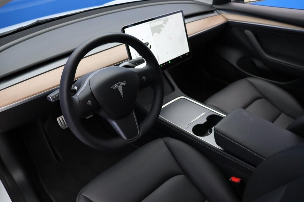 TESLA MODEL 3 2022