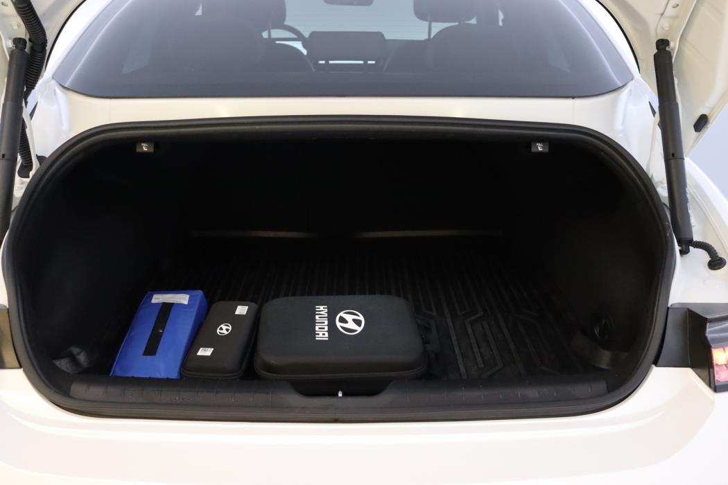 HYUNDAI IONIQ 6 2023