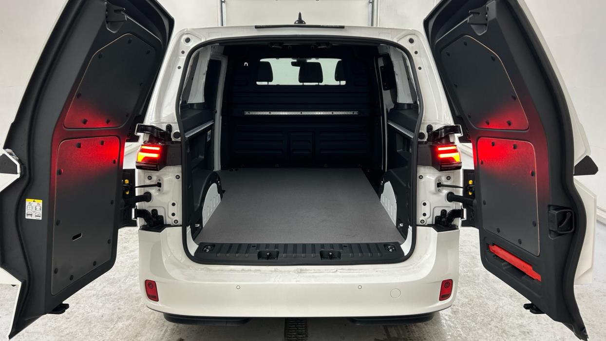 VOLKSWAGEN ID. Buzz Cargo 2025