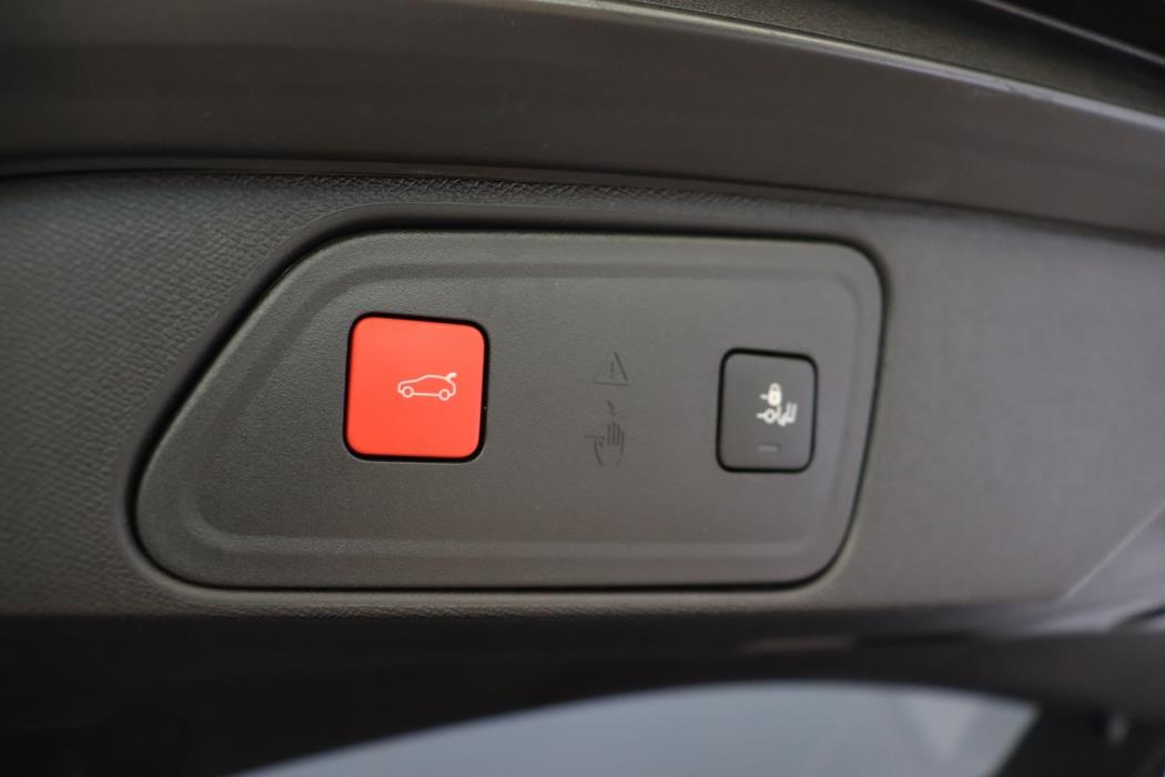 PEUGEOT 3008 2023