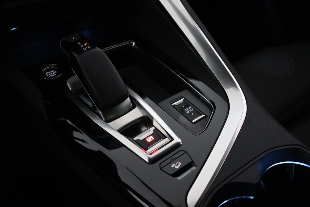 PEUGEOT 3008 2023