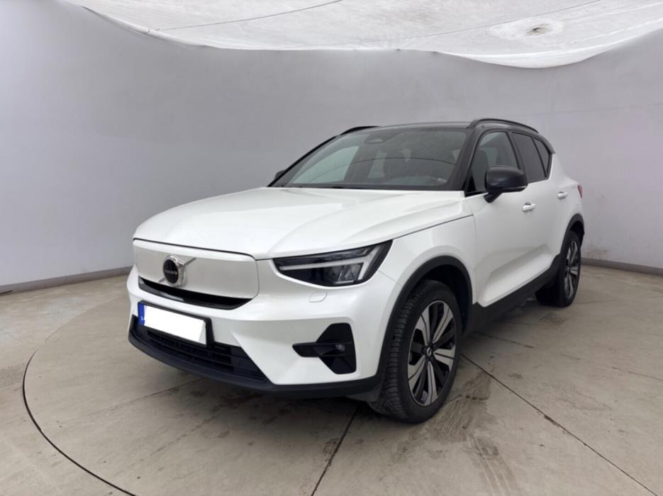 VOLVO XC40 2023