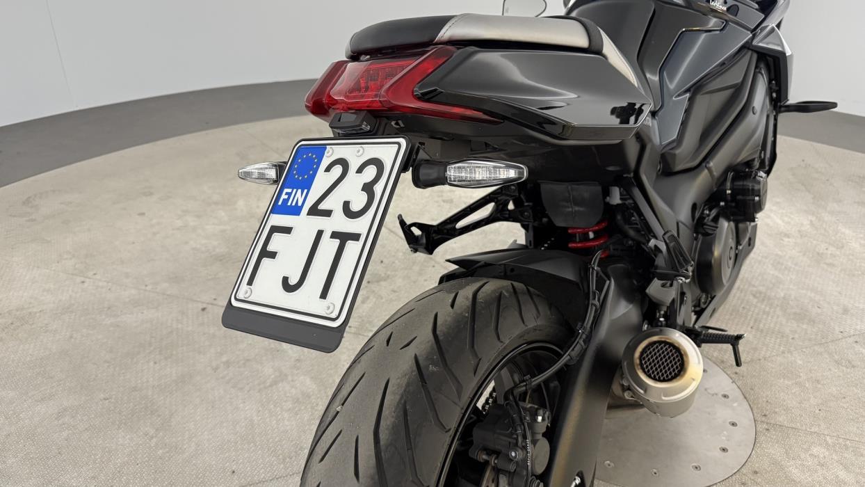 SUZUKI GSX-S 2020