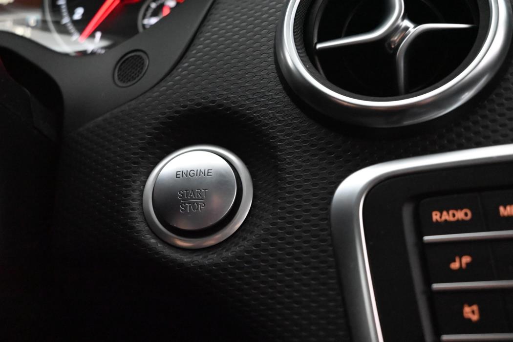 MERCEDES-BENZ A 2018