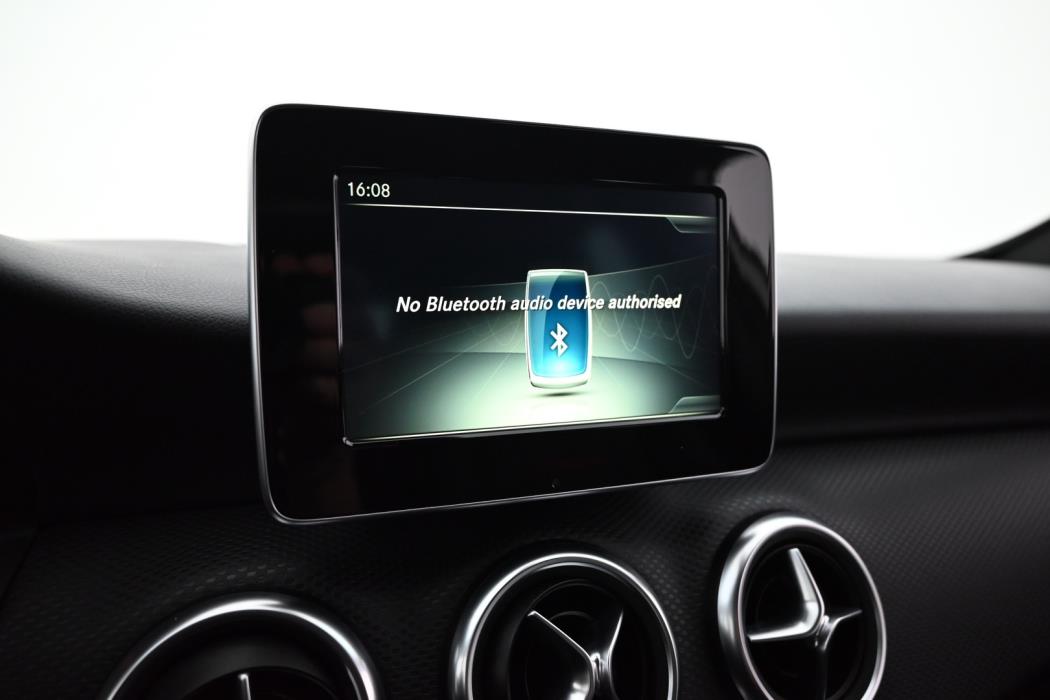 MERCEDES-BENZ A 2018